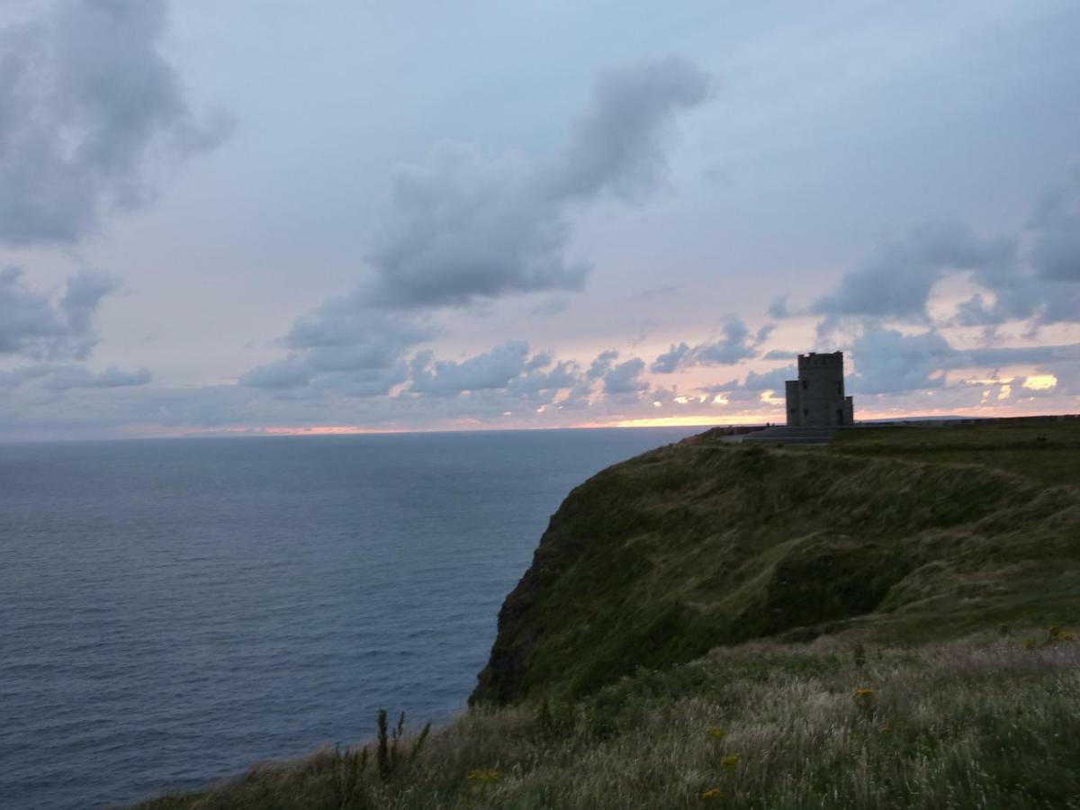 Conway'S Cottage With Sea View Nestling By Cliffs-Of-Moher Liscannor Exterior photo